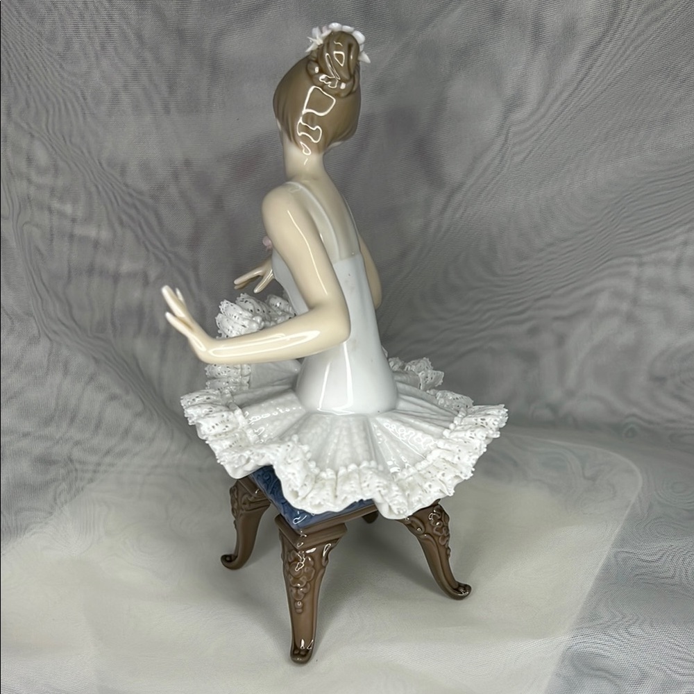 Lladro Porcelain Figurine, Ballet Descanso 05496 - Picture 2 of 12